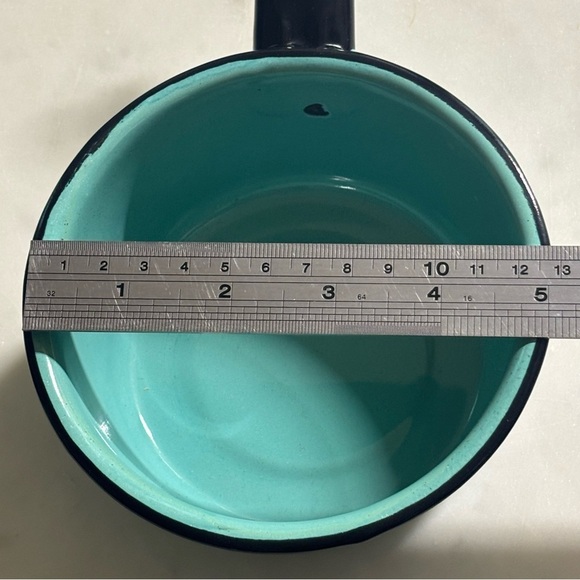 Adorable small vintage Festival Enameled Ware turquoise pot - Picture 6 of 7